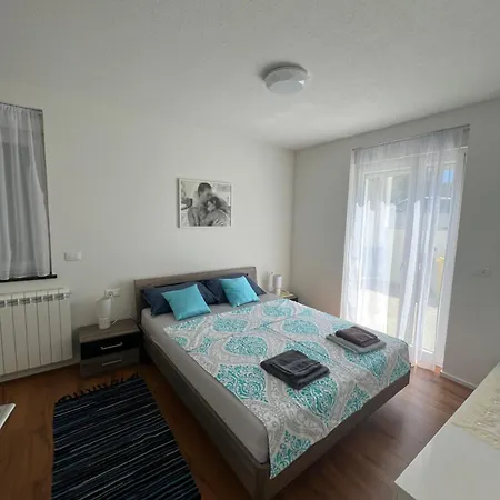 Apartment Maslina *